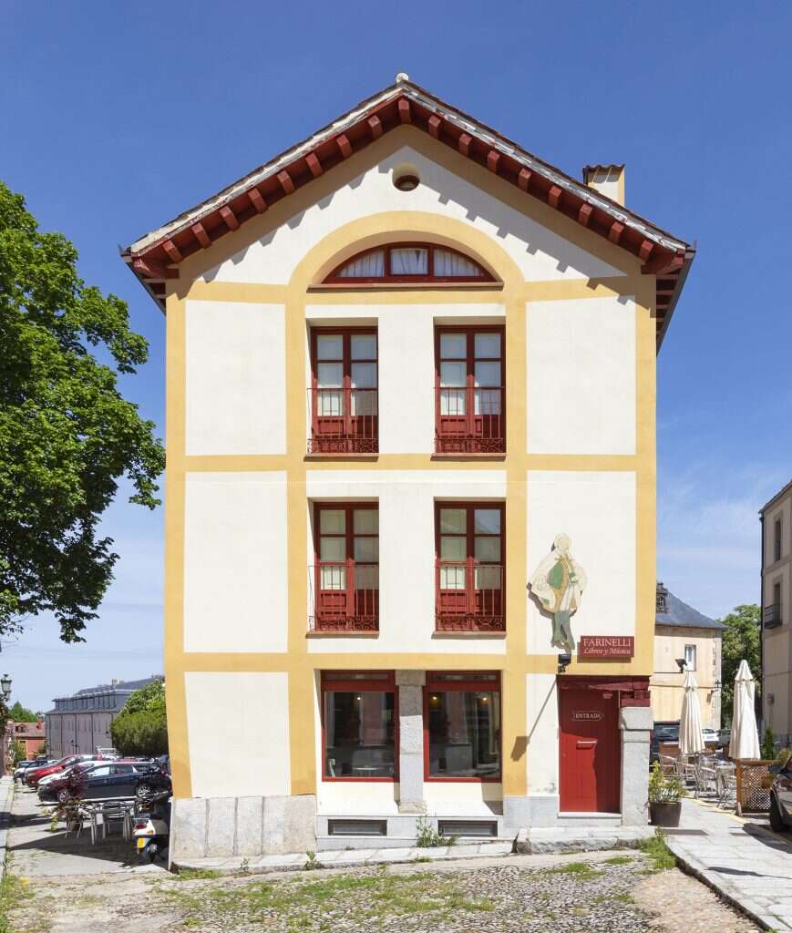 Fachada librería Farinelli